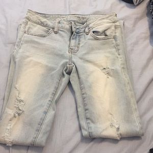 American eagle- extreme white wash skinny jeans